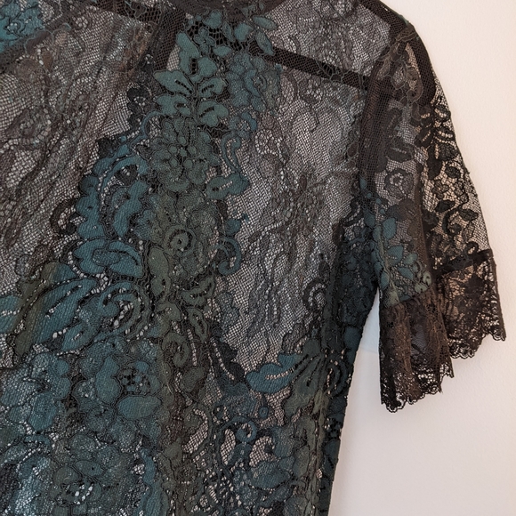 Teal/Black lace blouse. Size M. - Picture 3 of 4